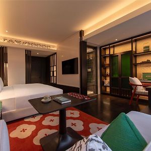 Standard King Room Disability Access